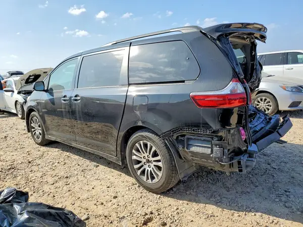 5TDYZ3DC5LS070402 2020 TOYOTA SIENNA - Image 2