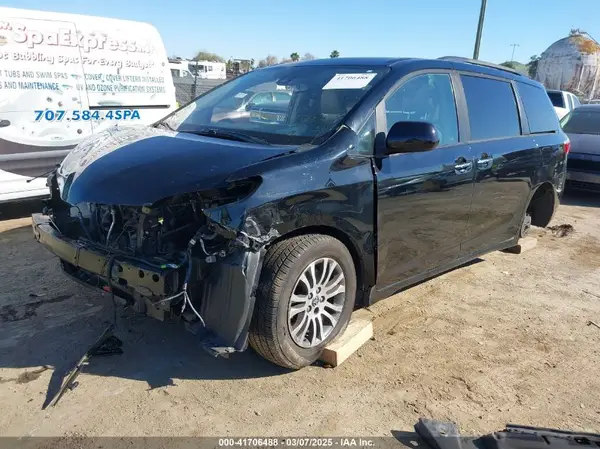 5TDYZ3DC5LS086907 2020 TOYOTA SIENNA - Image 2