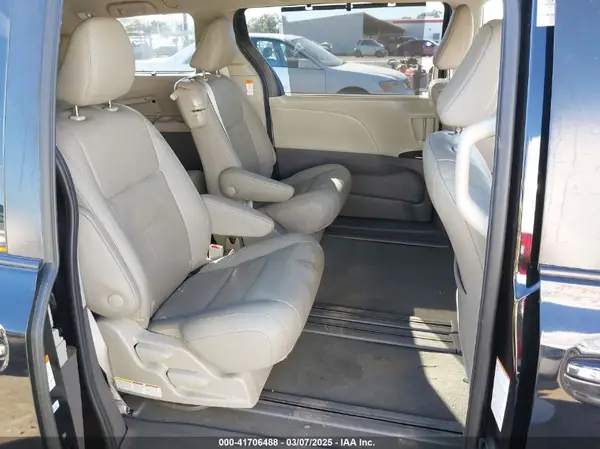 5TDYZ3DC5LS086907 2020 TOYOTA SIENNA - Image 8