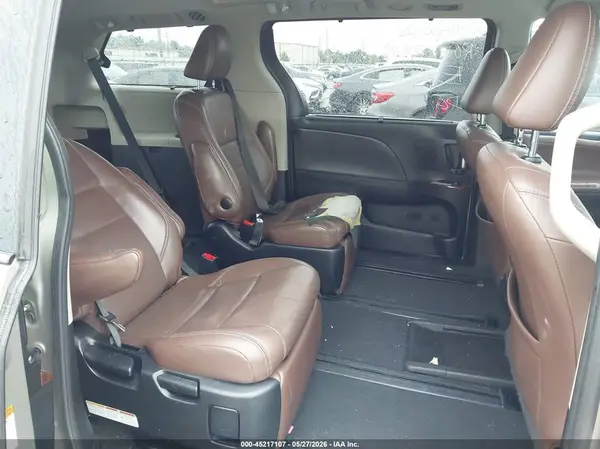 5TDYZ3DC6HS770145 2017 TOYOTA SIENNA - Image 8