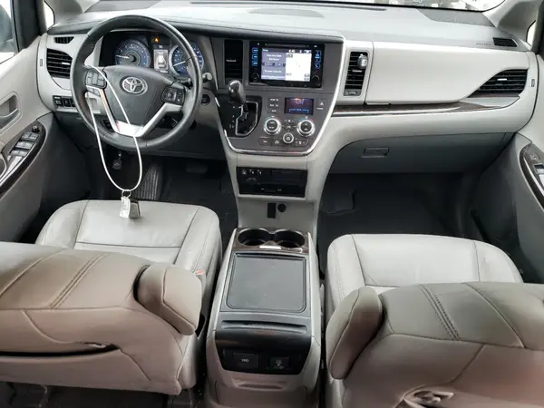 5TDYZ3DC6HS777905 2017 TOYOTA SIENNA - Image 8