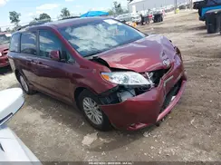 5TDYZ3DC6HS784420 2017 TOYOTA SIENNA