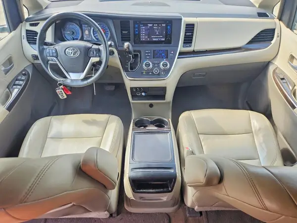 5TDYZ3DC6HS793277 2017 TOYOTA SIENNA - Image 8