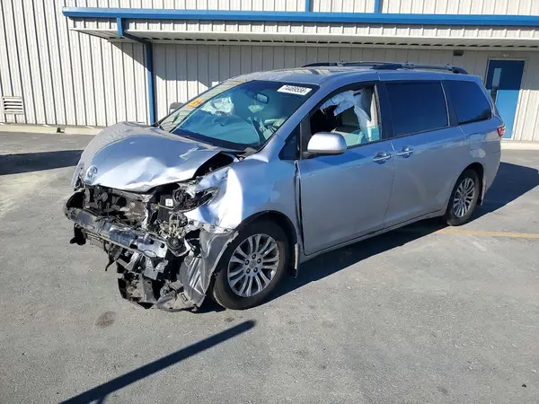 5TDYZ3DC6HS796339 2017 TOYOTA SIENNA - Image 1