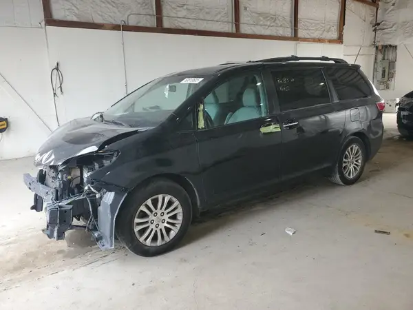 5TDYZ3DC6HS799757 2017 TOYOTA SIENNA - Image 1