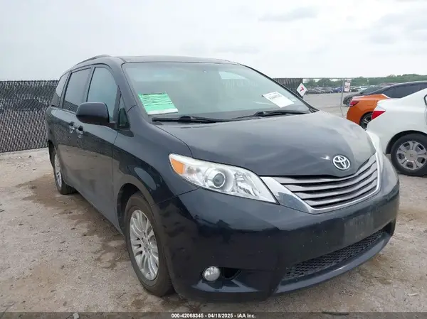 5TDYZ3DC6HS809199 2017 TOYOTA SIENNA - Image 1