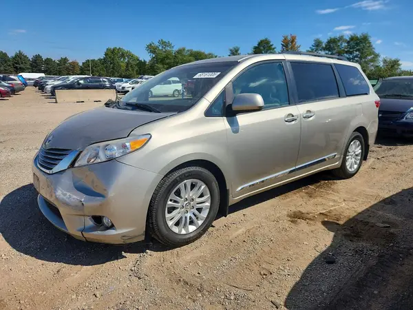 5TDYZ3DC6HS815892 2017 TOYOTA SIENNA - Image 1