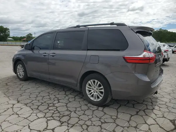 5TDYZ3DC6HS819621 2017 TOYOTA SIENNA - Image 2