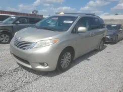 5TDYZ3DC6HS825967 2017 TOYOTA SIENNA