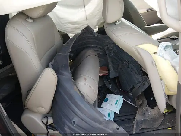 5TDYZ3DC6HS826312 2017 TOYOTA SIENNA - Image 8