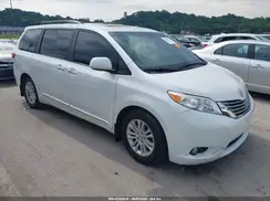 5TDYZ3DC6HS835897 2017 TOYOTA SIENNA