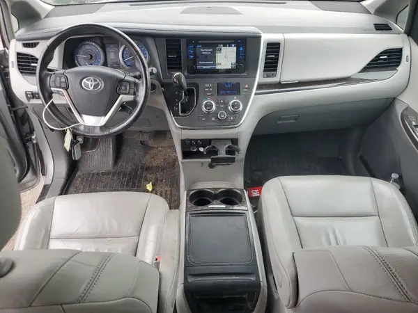 5TDYZ3DC6HS836547 2017 TOYOTA SIENNA - Image 8