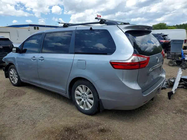 5TDYZ3DC6HS840470 2017 TOYOTA SIENNA - Image 2