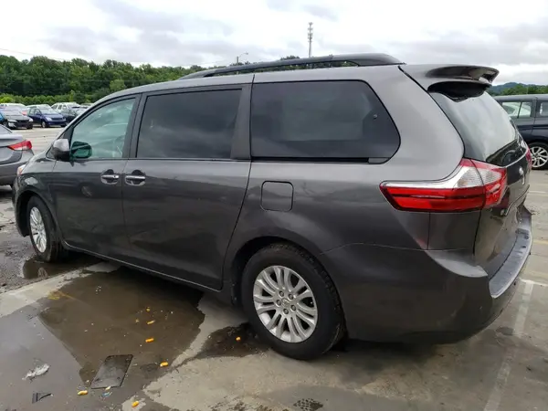 5TDYZ3DC6HS854594 2017 TOYOTA SIENNA - Image 2
