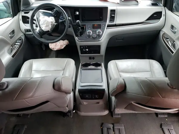 5TDYZ3DC6HS854594 2017 TOYOTA SIENNA - Image 8