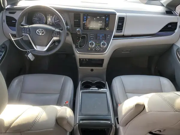 5TDYZ3DC6HS855146 2017 TOYOTA SIENNA - Image 8