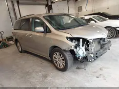 5TDYZ3DC6HS856295 2017 TOYOTA SIENNA