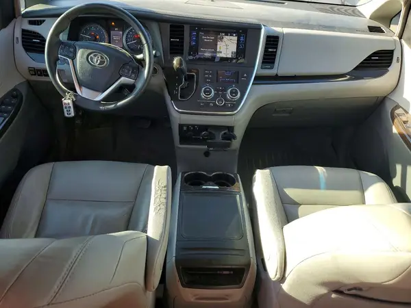 5TDYZ3DC6HS864090 2017 TOYOTA SIENNA - Image 8