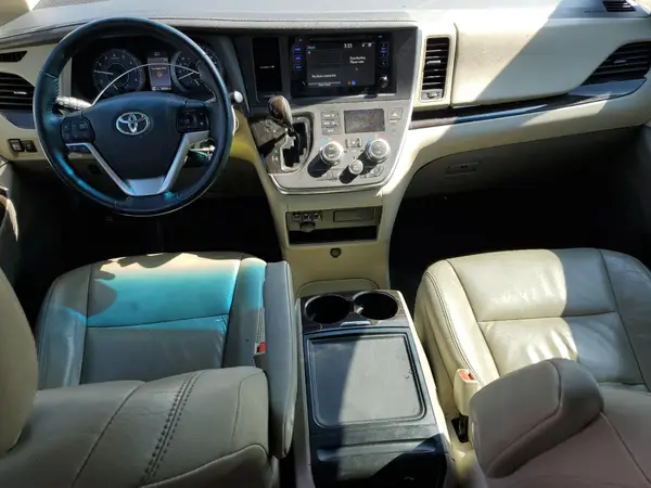 5TDYZ3DC6HS868902 2017 TOYOTA SIENNA - Image 8