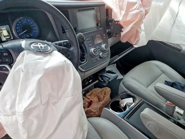 5TDYZ3DC6HS870889 2017 TOYOTA SIENNA - Image 8