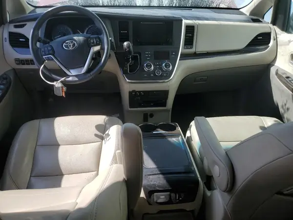 5TDYZ3DC6HS871380 2017 TOYOTA SIENNA - Image 8