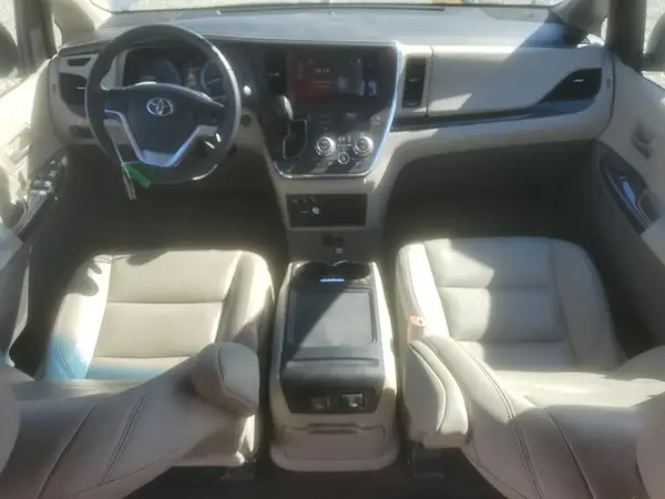 5TDYZ3DC6HS879995 2017 TOYOTA SIENNA - Image 8