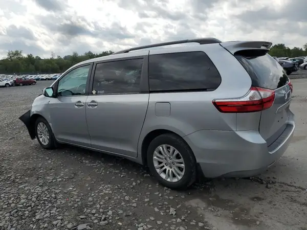 5TDYZ3DC6HS882220 2017 TOYOTA SIENNA - Image 2