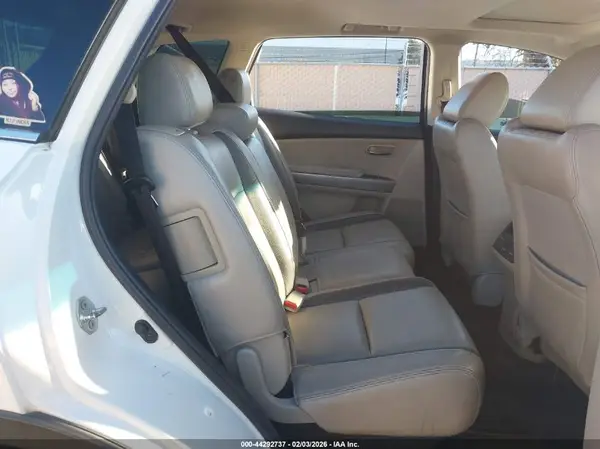 5TDYZ3DC6HS887725 2017 TOYOTA SIENNA - Image 8