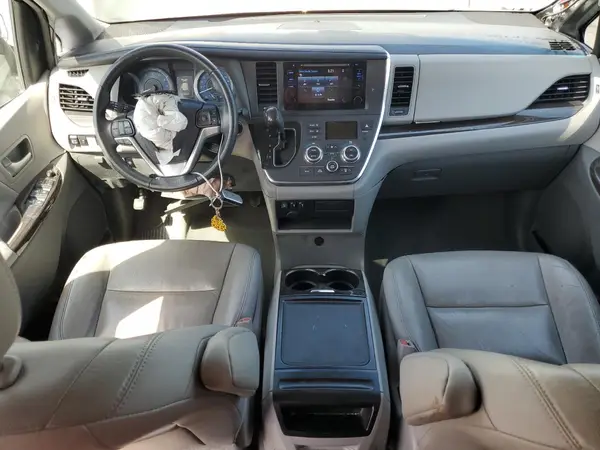 5TDYZ3DC6HS889040 2017 TOYOTA SIENNA - Image 8