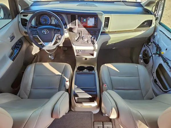 5TDYZ3DC6HS897817 2017 TOYOTA SIENNA - Image 8