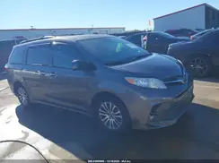 5TDYZ3DC6JS902830 2018 TOYOTA SIENNA