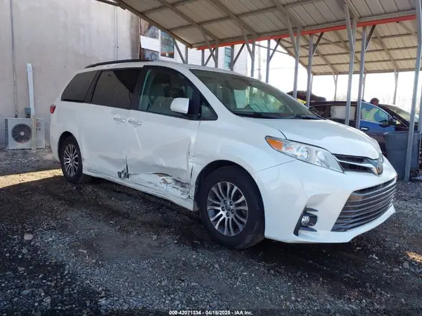 5TDYZ3DC6JS905338 2018 TOYOTA SIENNA - Image 1