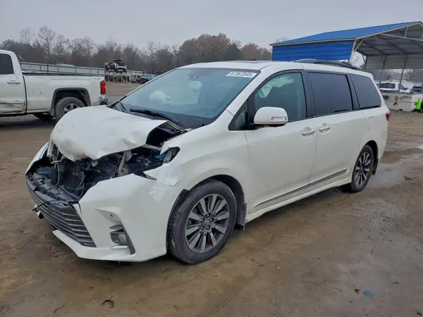 5TDYZ3DC6JS909812 2018 TOYOTA SIENNA - Image 1