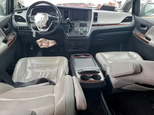 5TDYZ3DC6JS909812 2018 TOYOTA SIENNA - Image 8