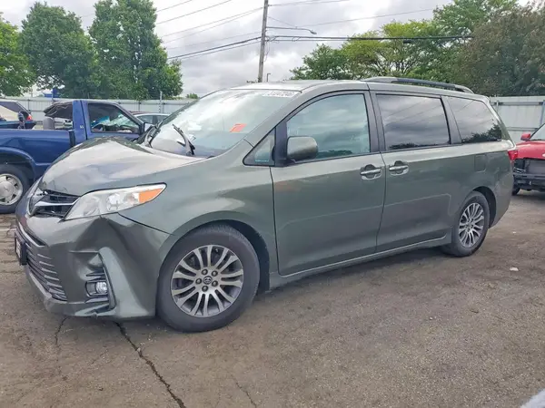 5TDYZ3DC6JS913228 2018 TOYOTA SIENNA - Image 1