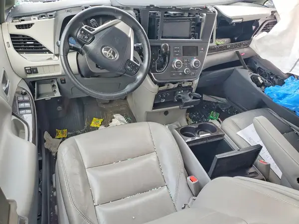 5TDYZ3DC6JS913228 2018 TOYOTA SIENNA - Image 8