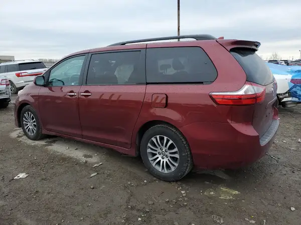 5TDYZ3DC6JS916159 2018 TOYOTA SIENNA - Image 2