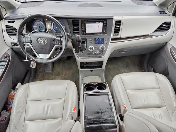 5TDYZ3DC6JS918896 2018 TOYOTA SIENNA - Image 8