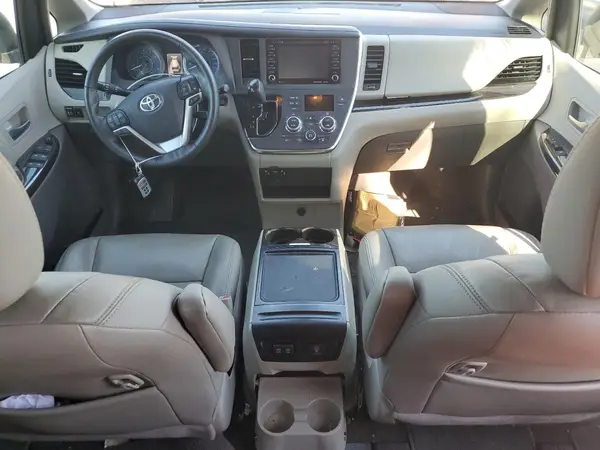 5TDYZ3DC6JS919157 2018 TOYOTA SIENNA - Image 8