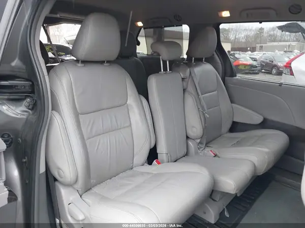 5TDYZ3DC6JS920292 2018 TOYOTA SIENNA - Image 8