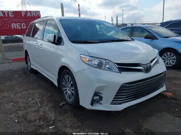 5TDYZ3DC6JS926271 2018 TOYOTA SIENNA - Image 1