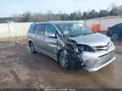 5TDYZ3DC6JS928313 2018 TOYOTA SIENNA