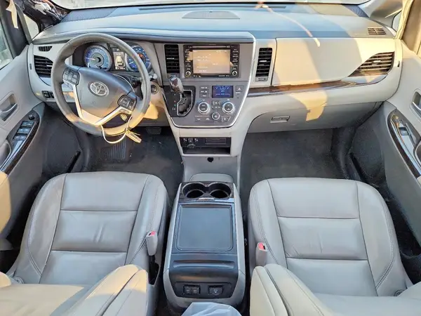 5TDYZ3DC6JS929462 2018 TOYOTA SIENNA - Image 8