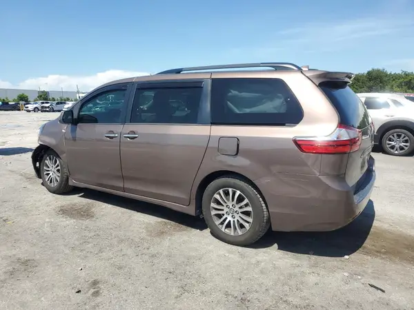 5TDYZ3DC6JS936461 2018 TOYOTA SIENNA - Image 2