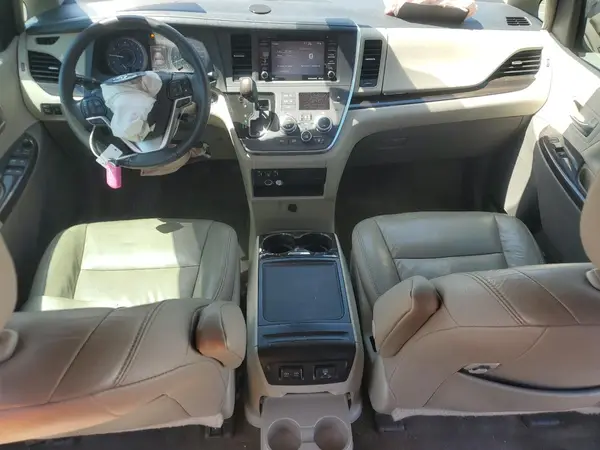 5TDYZ3DC6JS936461 2018 TOYOTA SIENNA - Image 8