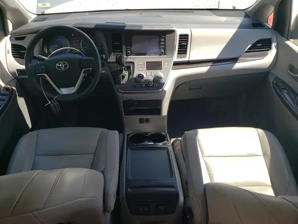 5TDYZ3DC6JS939294 2018 TOYOTA SIENNA - Image 8