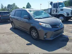 5TDYZ3DC6JS939716 2018 TOYOTA SIENNA