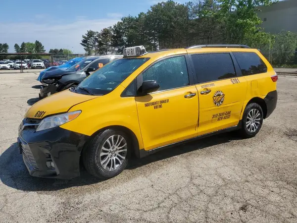 5TDYZ3DC6JS943393 2018 TOYOTA SIENNA - Image 1