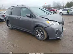 5TDYZ3DC6JS944656 2018 TOYOTA SIENNA