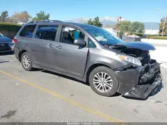 5TDYZ3DC6JS945144 2018 TOYOTA SIENNA